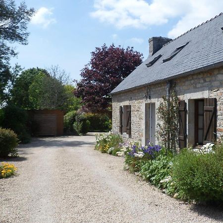 Sue'S Cottages Pleuven Exterior foto